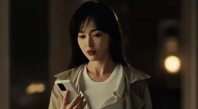 《爱情没有神话》央视开播，唐嫣演绎都市女性现实婚恋观 | 资讯配图