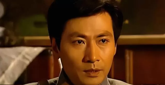 陆剑民凭《追风者》虞世清获斑彩螺奖，61岁首摘演技类奖项 | 资讯配图