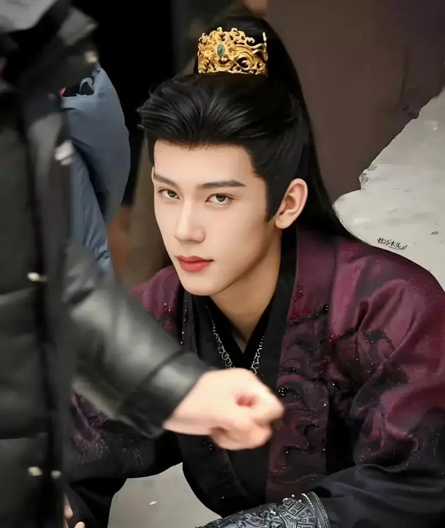 杨志刚新剧《烟雨神游记》官宣开机，60集神话探案题材 | 资讯配图