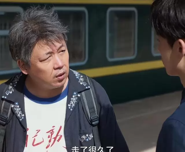 《黑夜告白》上线三日热度破9000，潘粤明王鹤棣双线演绎跨世纪悬案 | 资讯配图