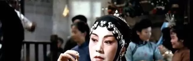 《舞台姐妹》上官云珠三场戏成表演教科书级范例 | 资讯配图