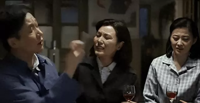 江德福1974年为安诺安排入伍引爆全网重刷，《父母爱情》再成家庭政治学教科书 | 细节速览