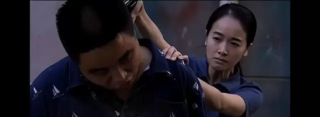 《天道》芮小丹首次出警制服歹徒,台词“你守法就行了”成角色精神锚点 | 资讯配图 《天道》芮小丹首次出警制服歹徒,台词“你守法就行了”成角色精神锚点 | 资讯配图